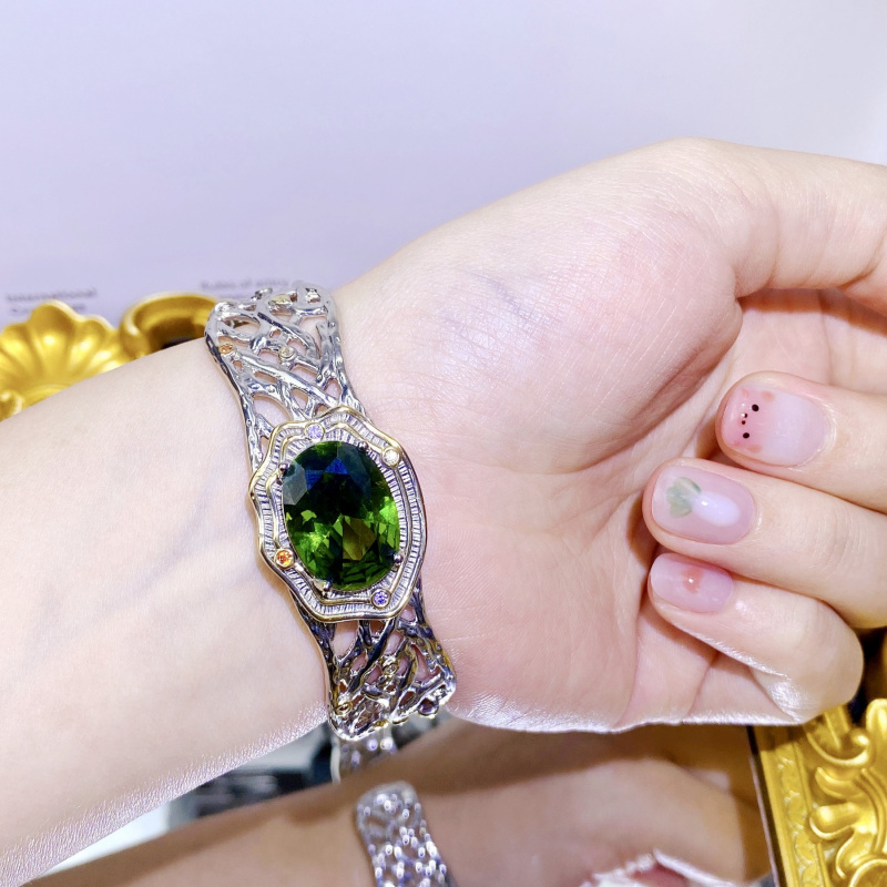 'Ghost Artifact' Necklace Pend - Used Jewelry Watches review and price